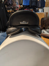 Load image into Gallery viewer, Consignment Bates Artiste Dressage Saddle 17&quot;