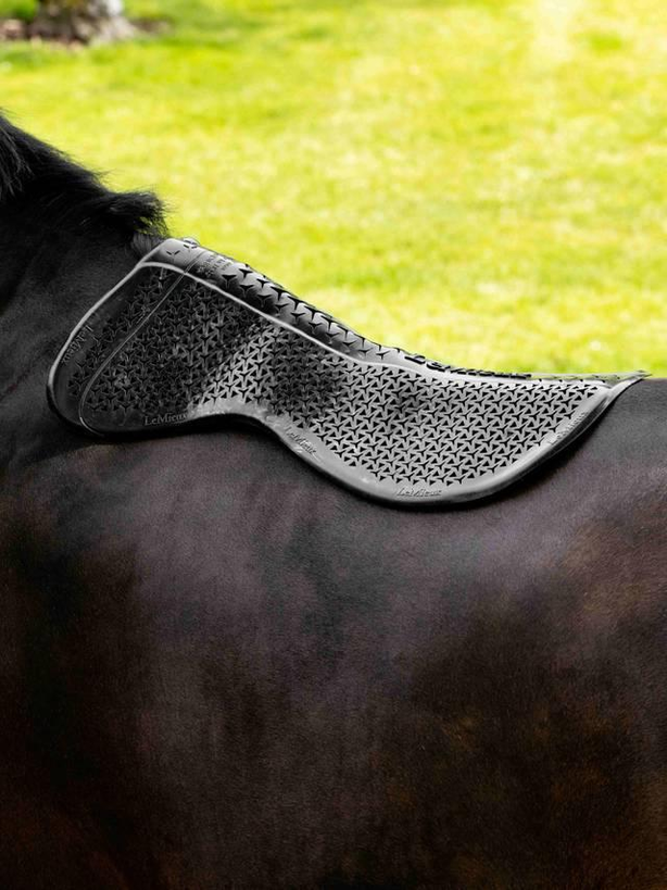 LeMieux Gel-Tek Shaped Half Pad