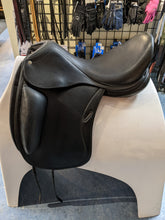 Load image into Gallery viewer, Consignment CWD Dressage Saddle 18&quot;