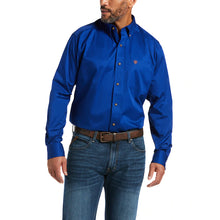 Load image into Gallery viewer, Ariat Men&#39;s Solid Twill Classic L/S Shirt