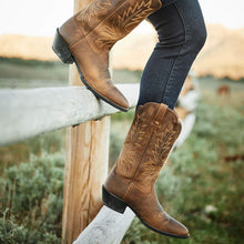 Load image into Gallery viewer, Ariat Women&#39;s Heritage R Toe Stretchfit Boots